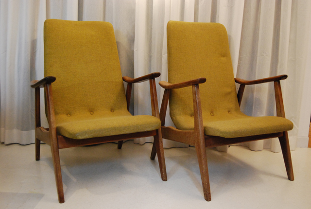retro fauteuils tweedehands retro jaren 60 teakhouten fauteuils met vintage bekleding retro fauteuils tweedehands retro jaren 60 teakhouten fauteuils met vintage bekleding