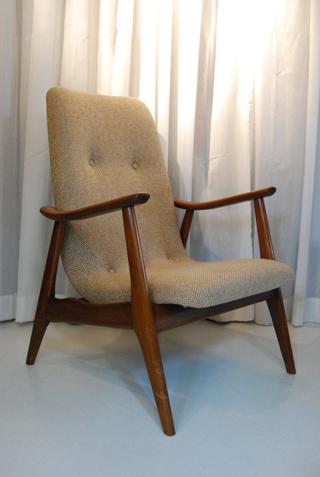 retro fauteuils tweedehands twee mooie teakhouten vintage fauteuils met retro retro fauteuils tweedehands twee mooie teakhouten vintage fauteuils met retro