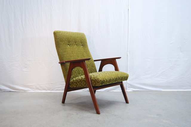 Teakhouten jaren 60 fauteuil met retro bekleding | DE GELE Retro Vintage fauteuil teakhout en groene bekleding jaren 60