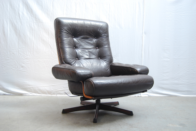 meubel martin amsterdam jaren 70 leren draaifauteuil g 246 te m 246 bel uit zweden de meubel martin amsterdam jaren 70 leren draaifauteuil g 246 te m 246 bel uit zweden de