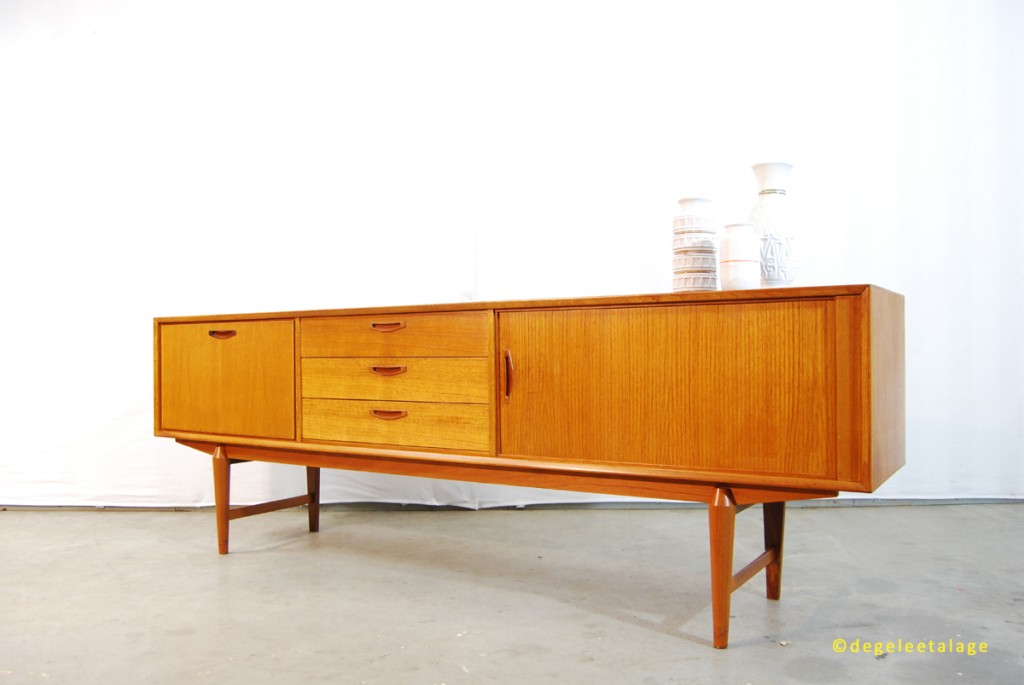 Vintage jaren 60 teakhouten dressoir / sideboard / DE GELE